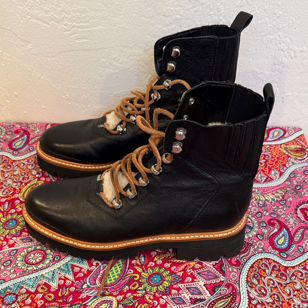 Marc Fisher LTD Izzie genuine shearling lug sole boot in black leather - Size 7
